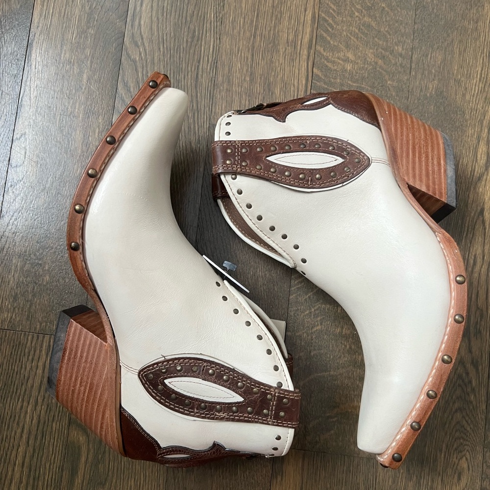 NWT Ariat Greeley Women’s Size 7.5
